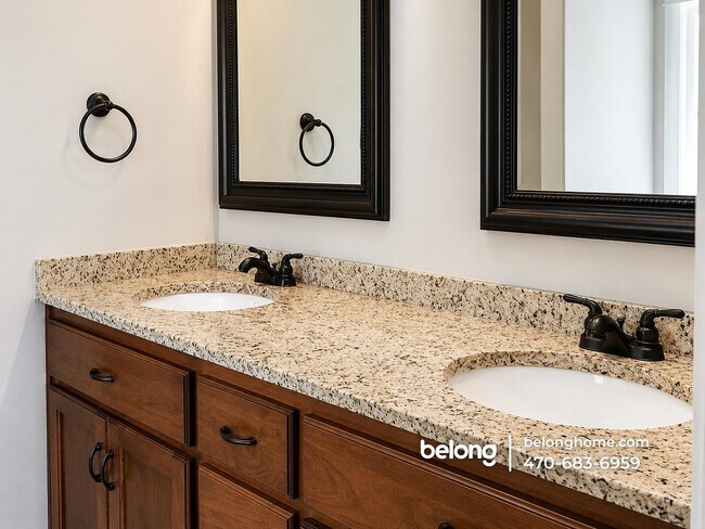Building Photo - 312 Loneoak Trl