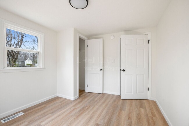 Building Photo - 320 N 36th St