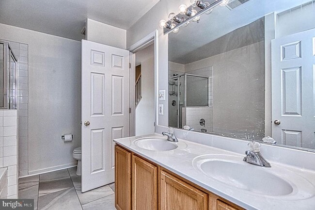 Building Photo - 5832 Cowling Ct