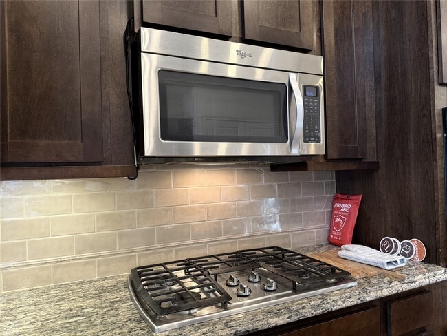 Building Photo - 705 Delano St