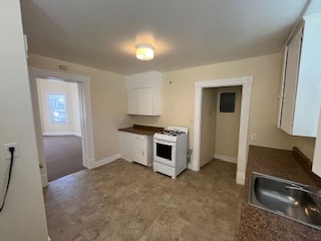 Building Photo - 1 Bedroom apartment
