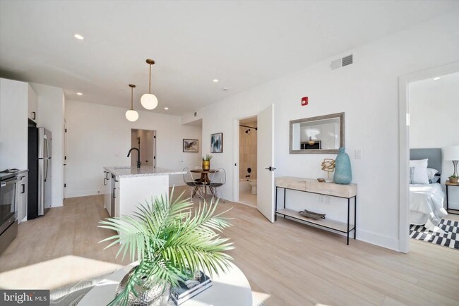 Building Photo - 1643 N 2nd St