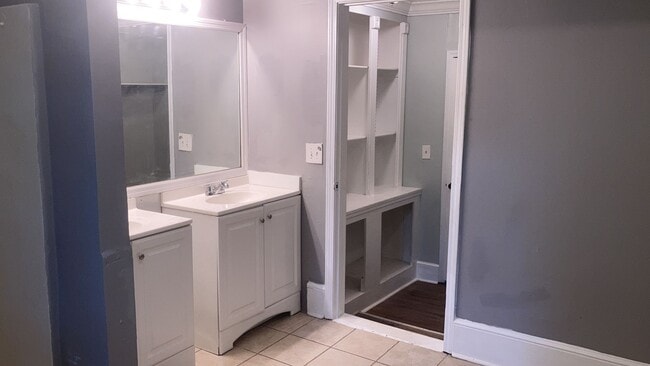 Building Photo - 2364 Brackett St SW