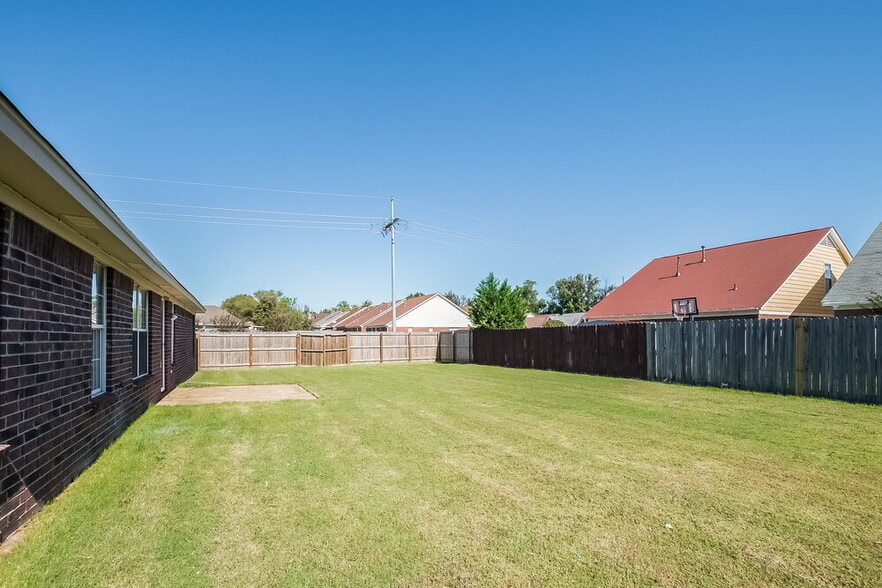 Building Photo - 7722 Pin Cove