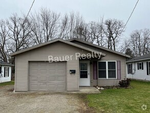 Building Photo - Charming Two Bedroom Bungalow