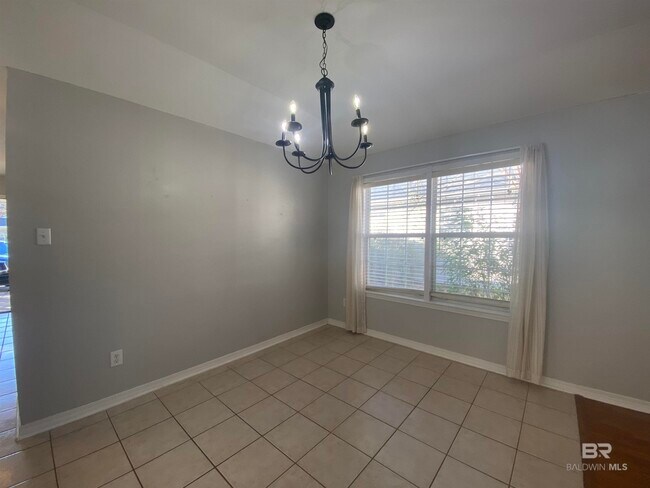Building Photo - 302 Belle Chase Ct
