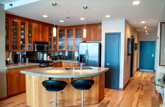 Kitchen - 2716 Elliott Ave