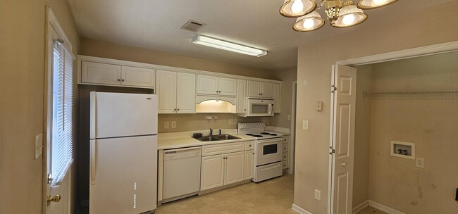 Building Photo - 112 Brandimere Drive