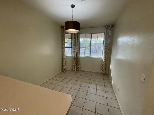 Building Photo - 291 S Forest Dr