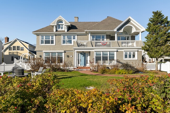 Building Photo - 207 Beach Ave