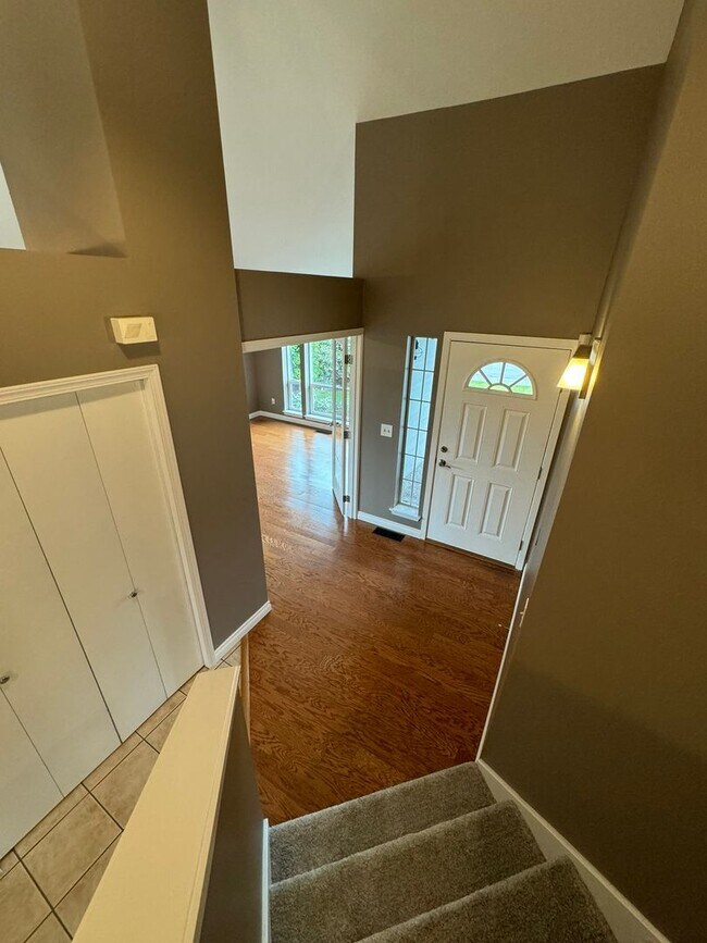 Building Photo - 4Bd/2.5Ba Maple Valley House