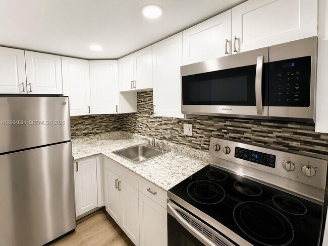 Building Photo - 250 174th St