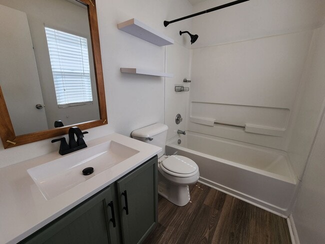 Building Photo - 3 Bed 3 bath house in 80910!