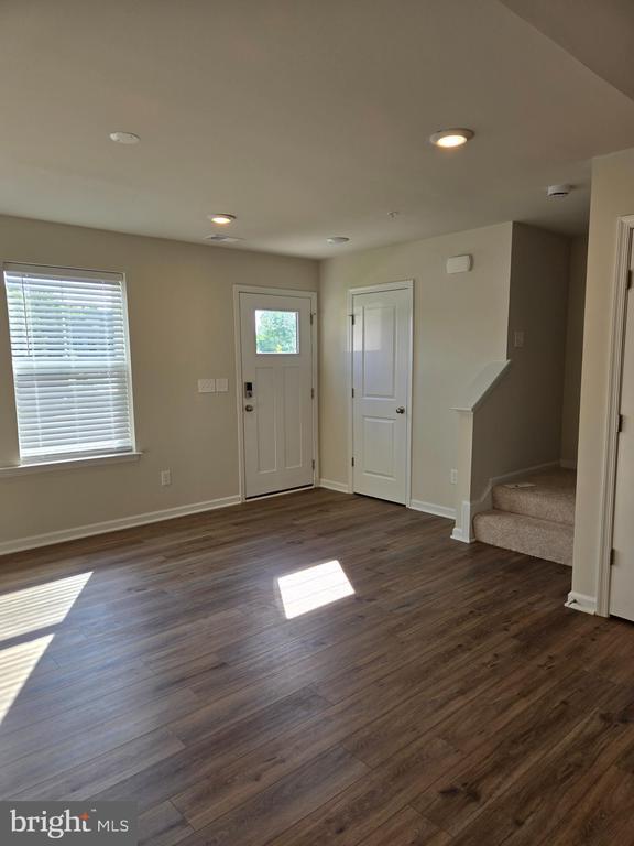 Building Photo - 803 Blue Wing Ct