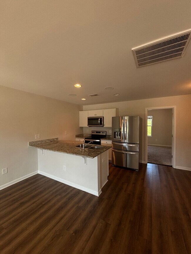 Building Photo - 3 Bedroom Townhome in Pendleton, SC