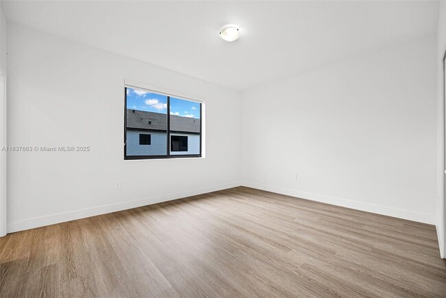 Building Photo - 34532 SW 191st Ave