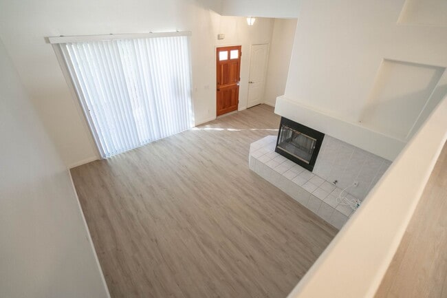 Building Photo - Charming 3-Bedroom Townhome with Dual Fireplaces and Pool Access in Stevenson Ranch!