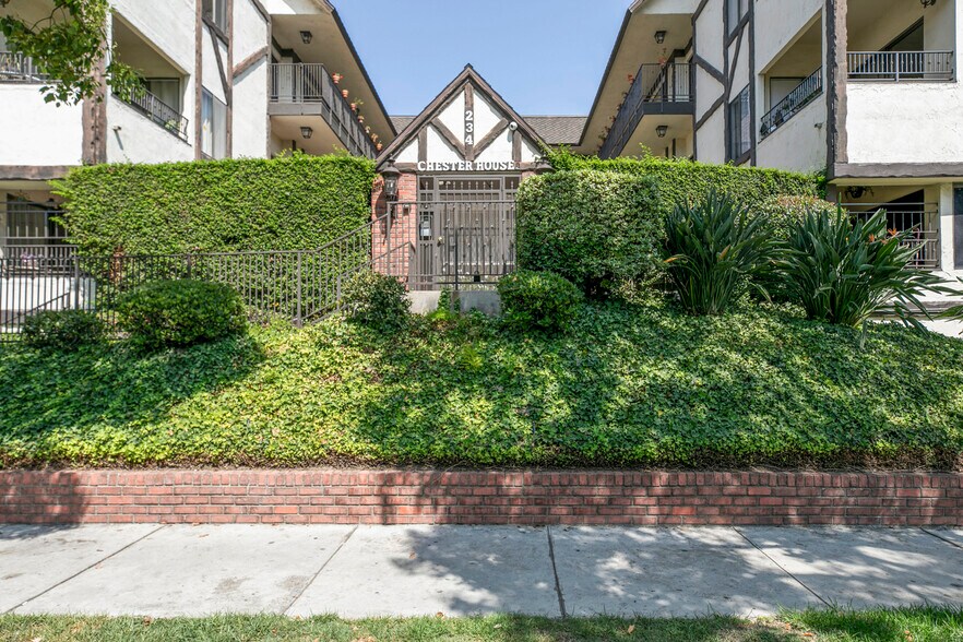 Primary Photo - 234 N Kenwood St