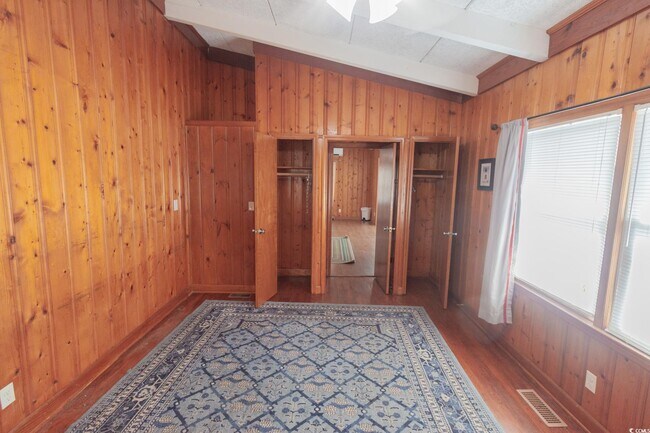 Building Photo - 4718 Seaview St