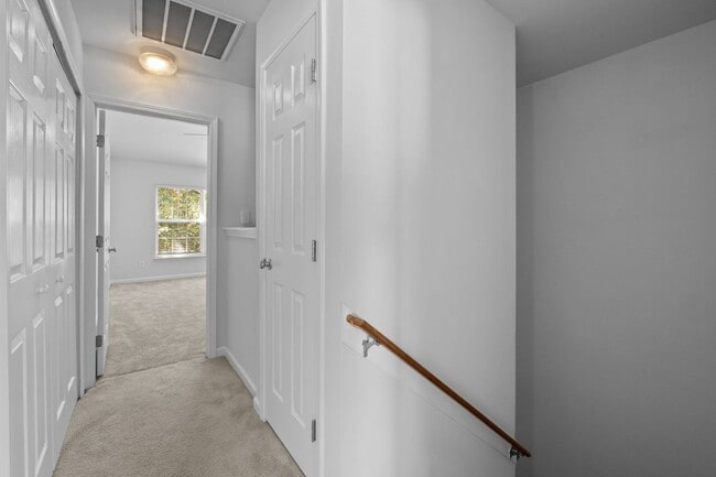 Building Photo - Spacious 3-Story End-Unit Townhome Near RTP
