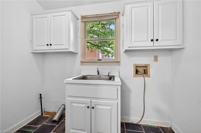 Building Photo - Charming 4-Bedroom Home in the Heart of Colonial Place