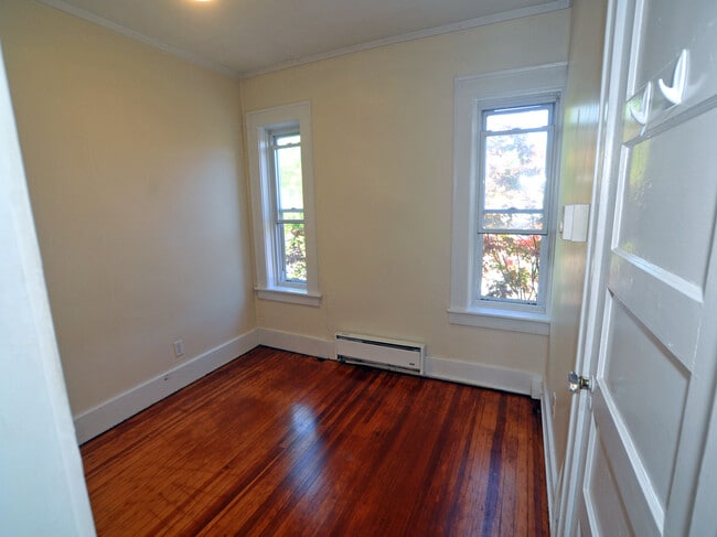 Building Photo - 137 Mohawk Ave