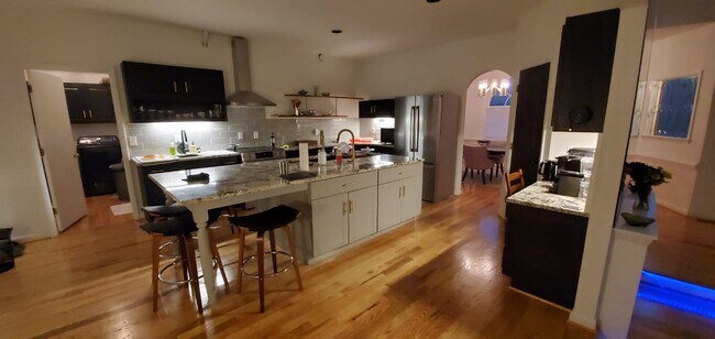 Building Photo - 6113 Tamannary Dr