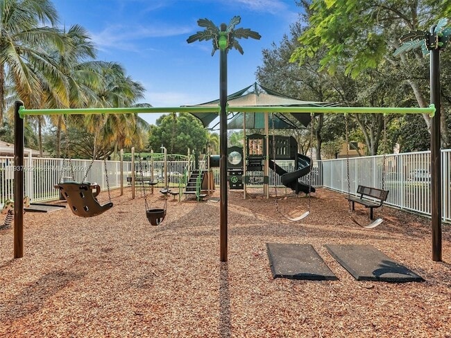 Building Photo - 3878 Tree Top Dr