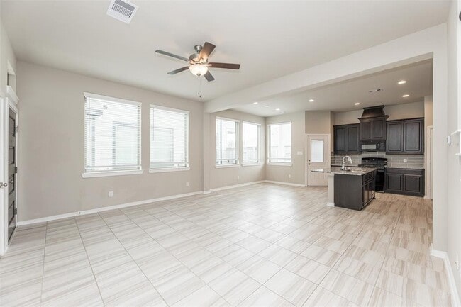Building Photo - 2511 Manor Valley Ct