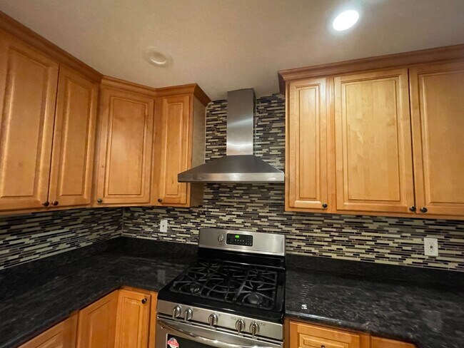 Building Photo - 1825 Stokes St