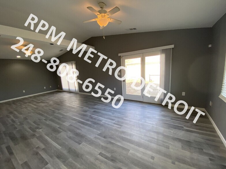 Building Photo - 28422 Parkwood St