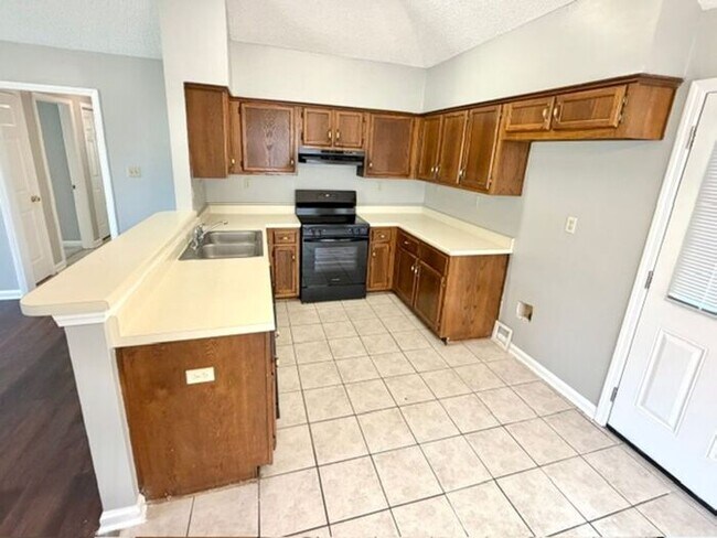 Building Photo - Charming 3 bedroom 2 bath home in Cordova-Recently Renovated