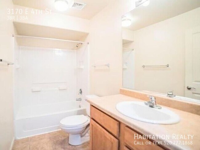 Building Photo - 3170 E 4th St