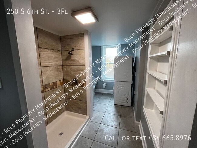 Building Photo - 250 S 6th St