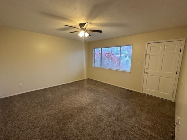 Building Photo - SCH1116