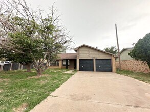 Building Photo - 4 Bed 2 Bath For Rent