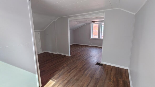 Building Photo - 9313 Harvard Rd