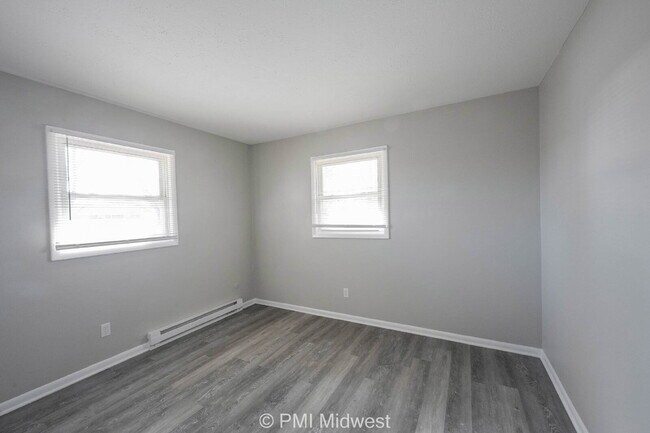 Building Photo - "Charming 2-Bed Oasis in Fountaintown – Cozy Living with Modern Comforts!"