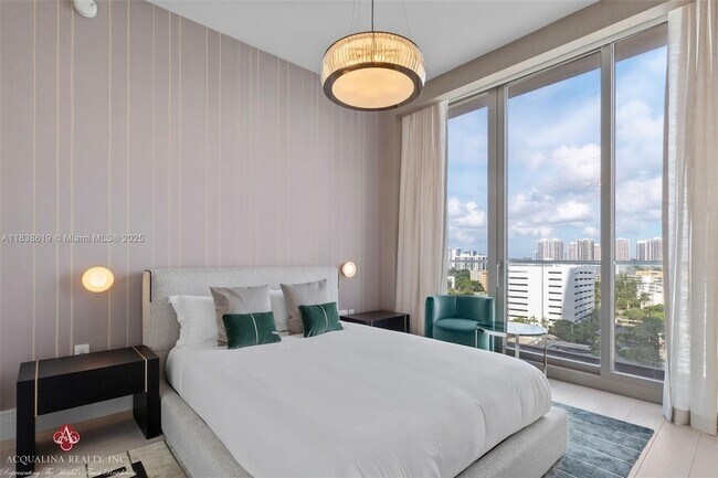 Building Photo - 17975 Collins Ave