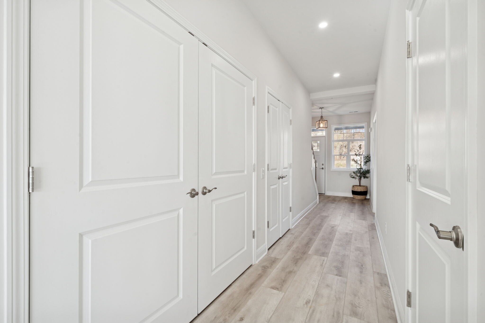 Building Photo - 2213 Lebanon Dr