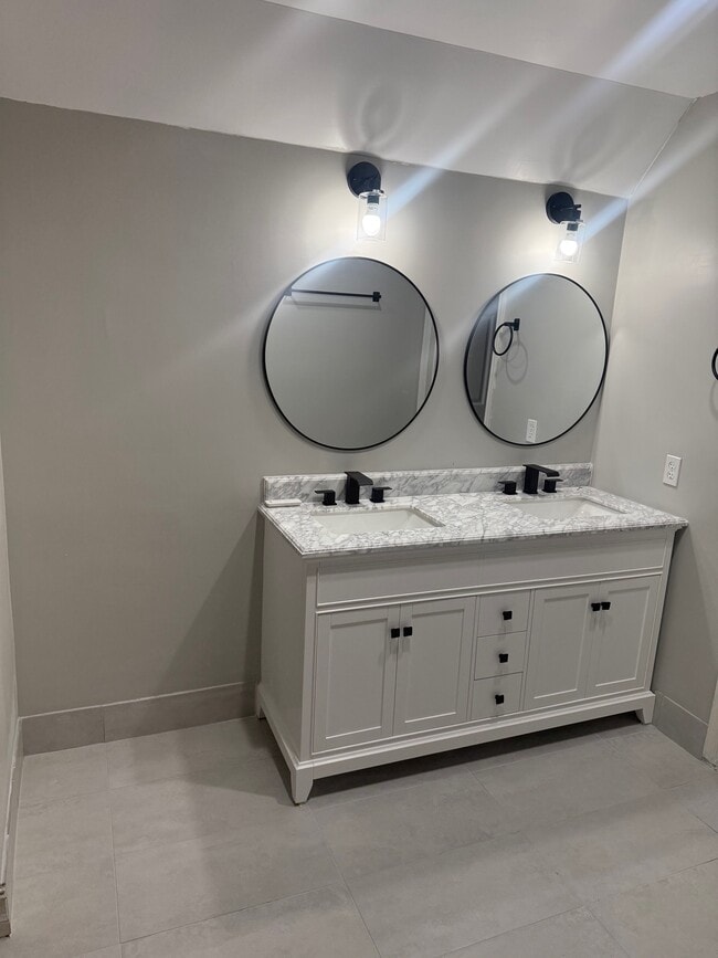 Building Photo - 14912 SW 143rd Ct