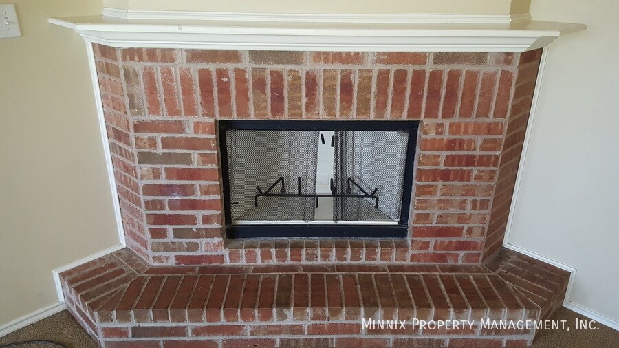 Building Photo - 515 N Kline Ave