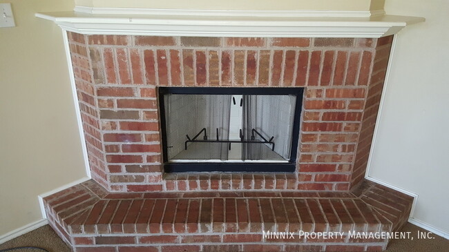 Building Photo - 515 N Kline Ave