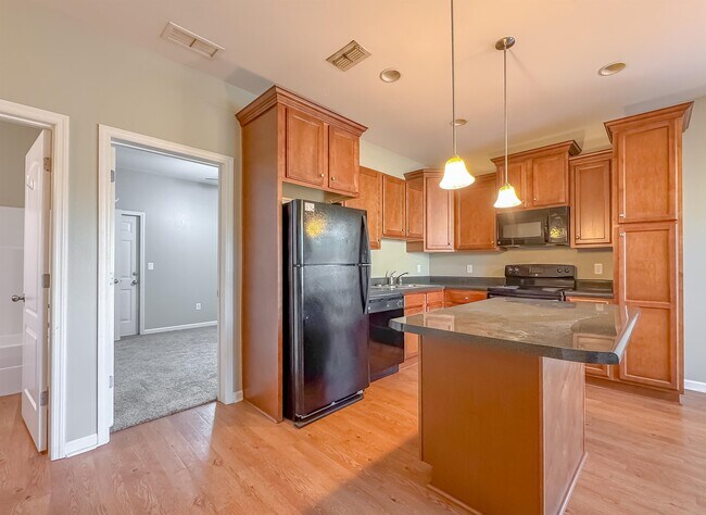 Building Photo - 1988 Green Castle Ln