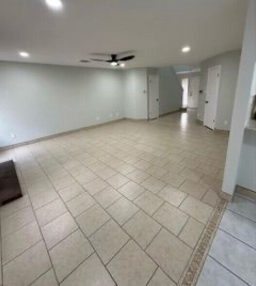 Building Photo - 13705 Lothian Dr