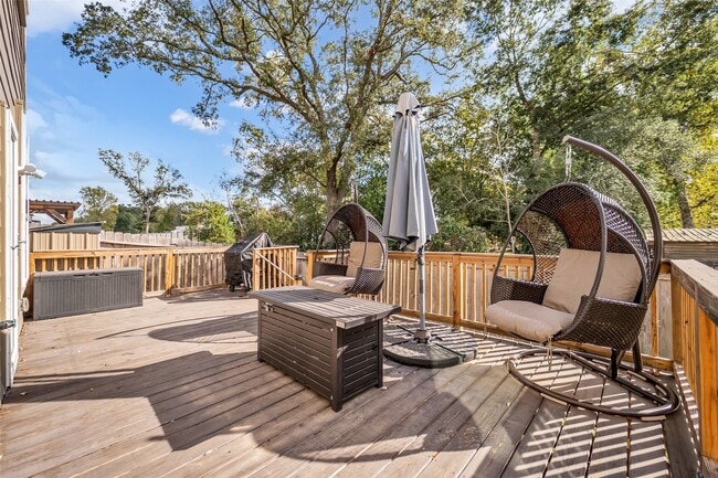 Building Photo - 7306 Madison Cmns Ln