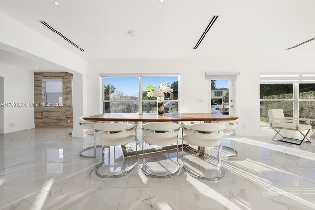 Building Photo - 12940 Auralia Rd