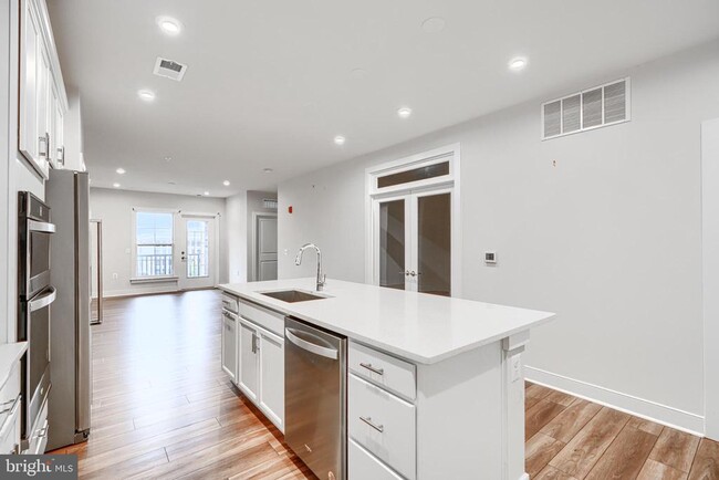 Building Photo - 100 St Ives Pl