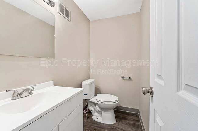 Building Photo - 1016 Montie Rd