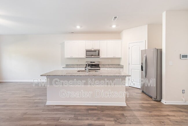 Building Photo - 305 Masters Way